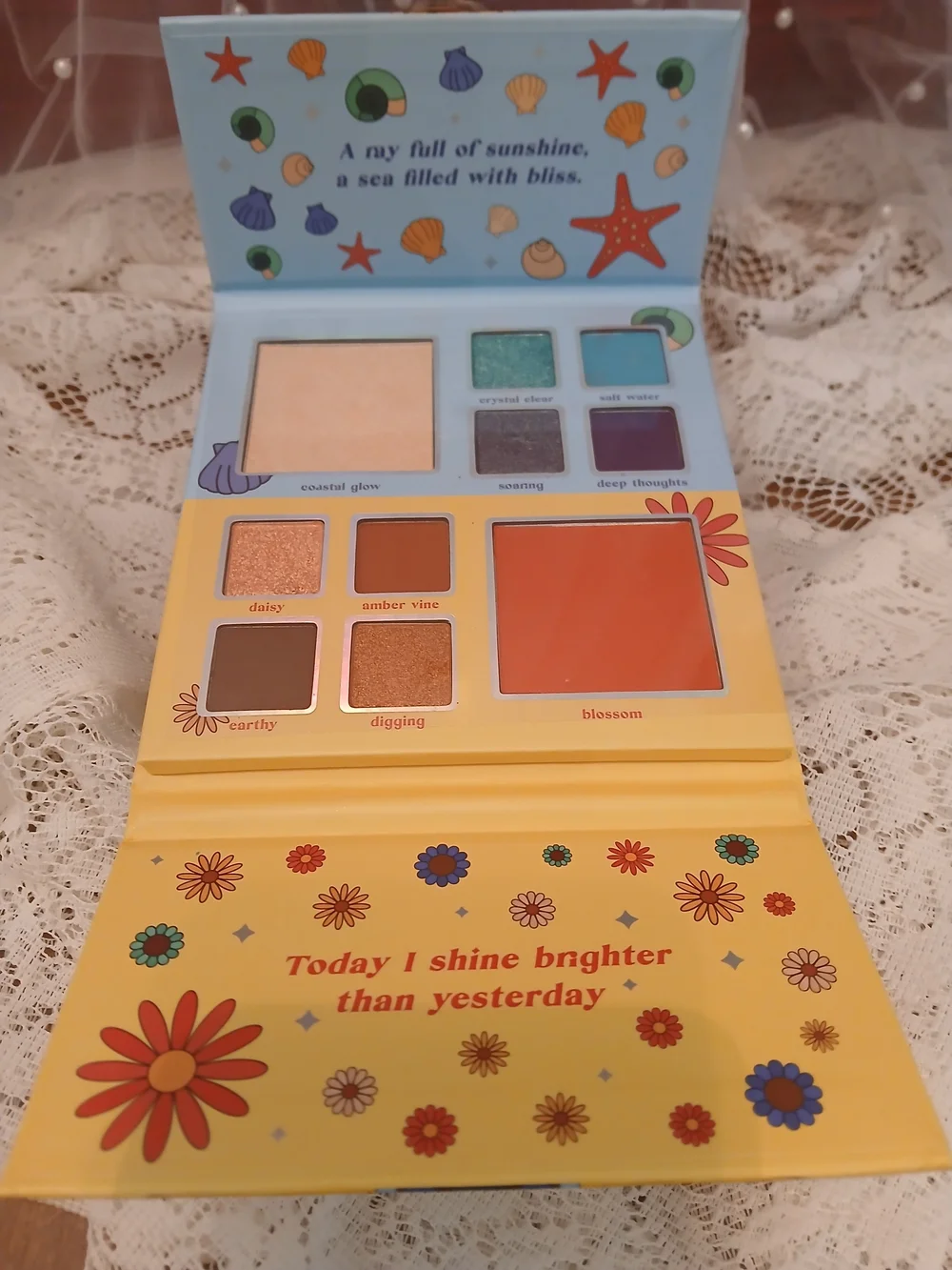 N/A compact eyeshadow